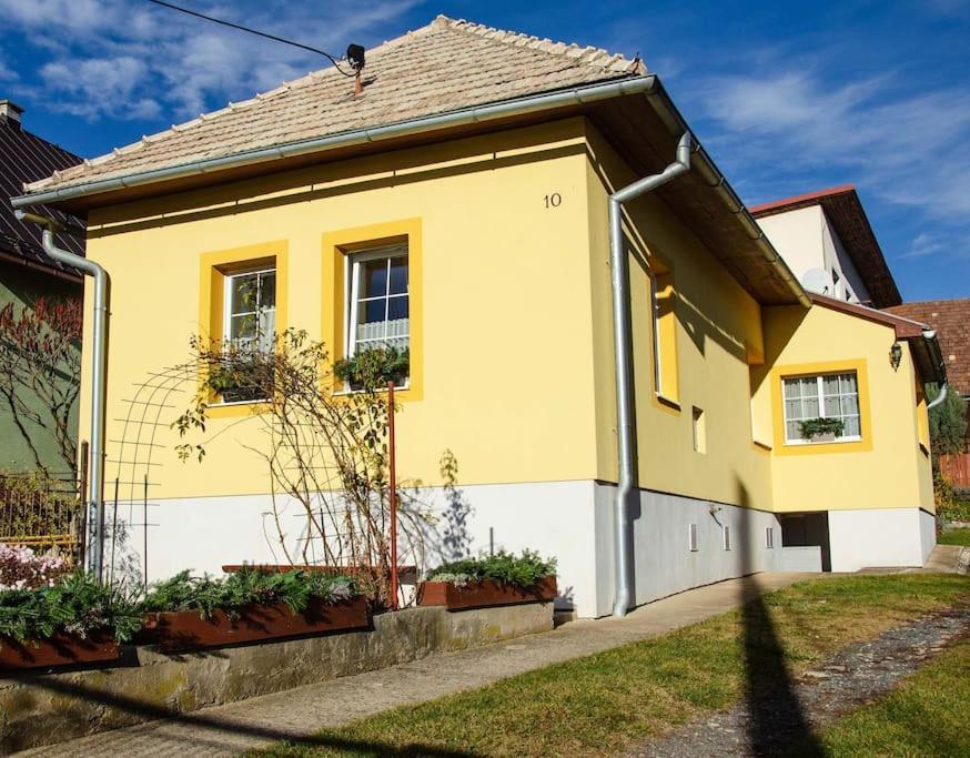 Zlty Domcek - Apartman Svábfalva Kültér fotó
