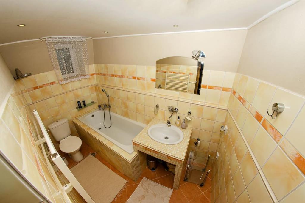 Zlty Domcek - Apartman Svábfalva Kültér fotó