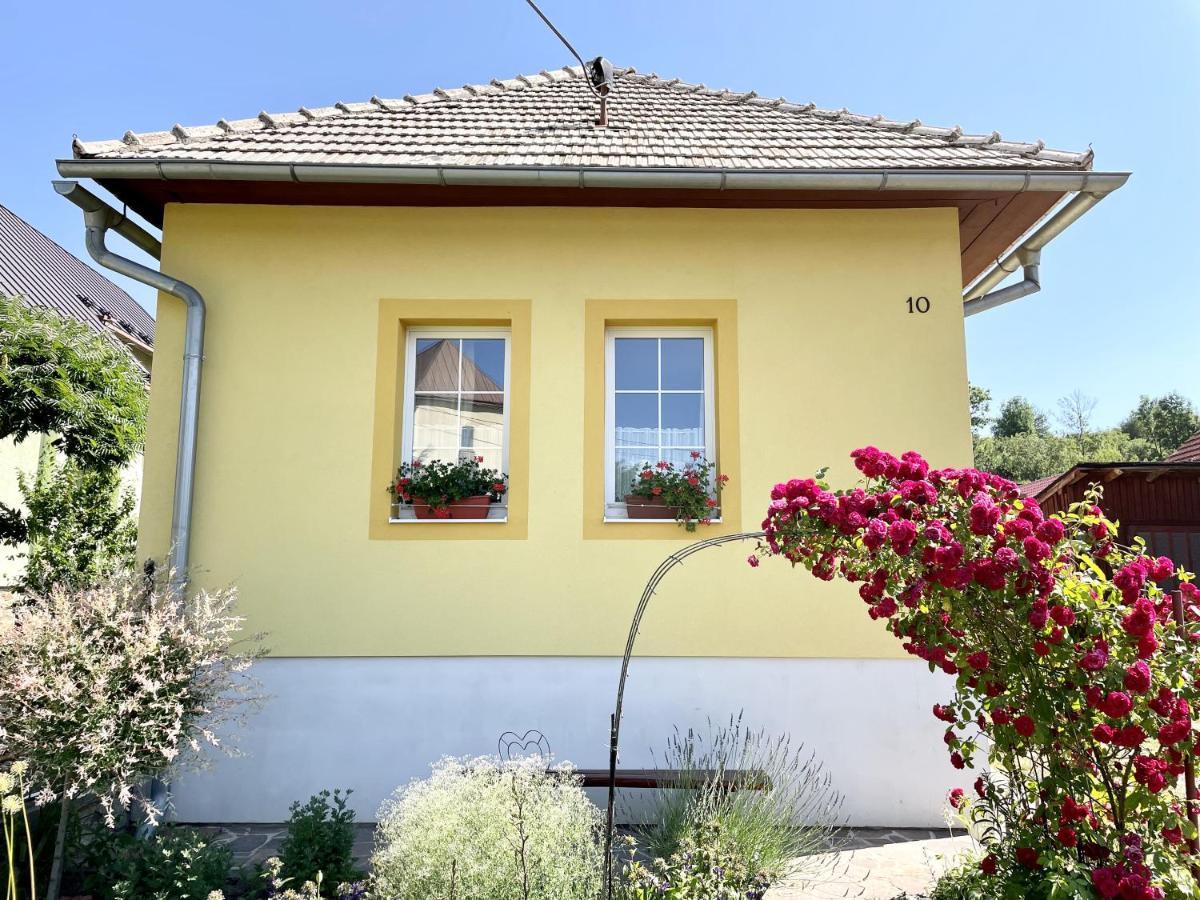 Zlty Domcek - Apartman Svábfalva Kültér fotó
